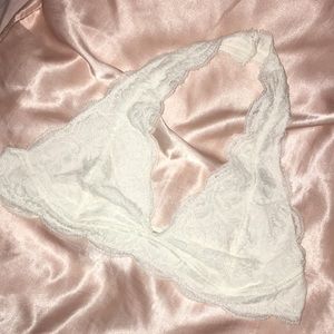 White lace bralette ⭐️